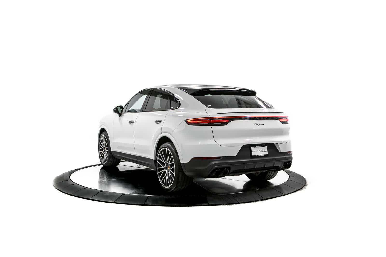 Certified 2023 Porsche Cayenne Platinum Edition AWD/4WD image 3