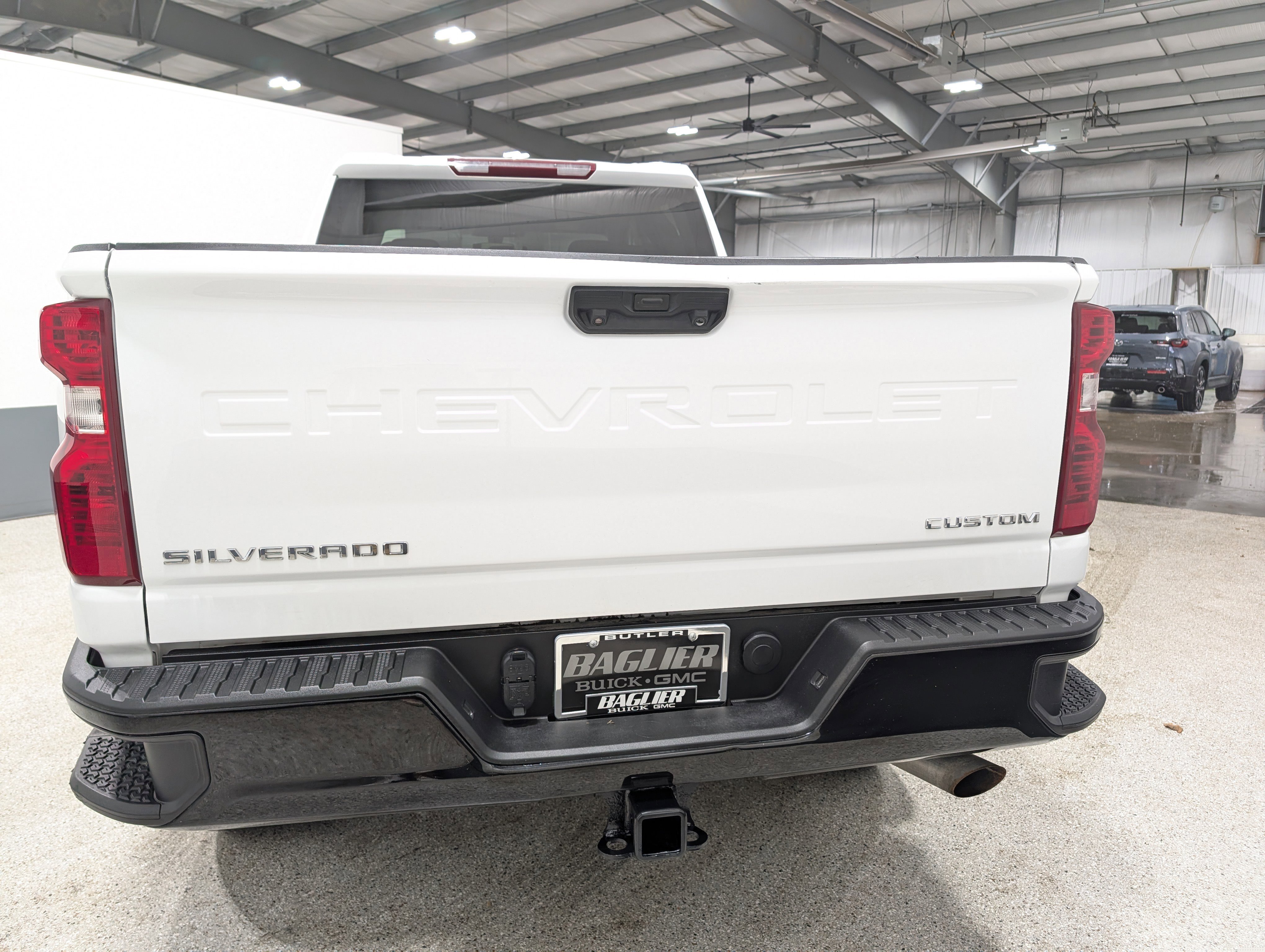 Used 2022 Chevrolet Silverado 2500 Custom image 4