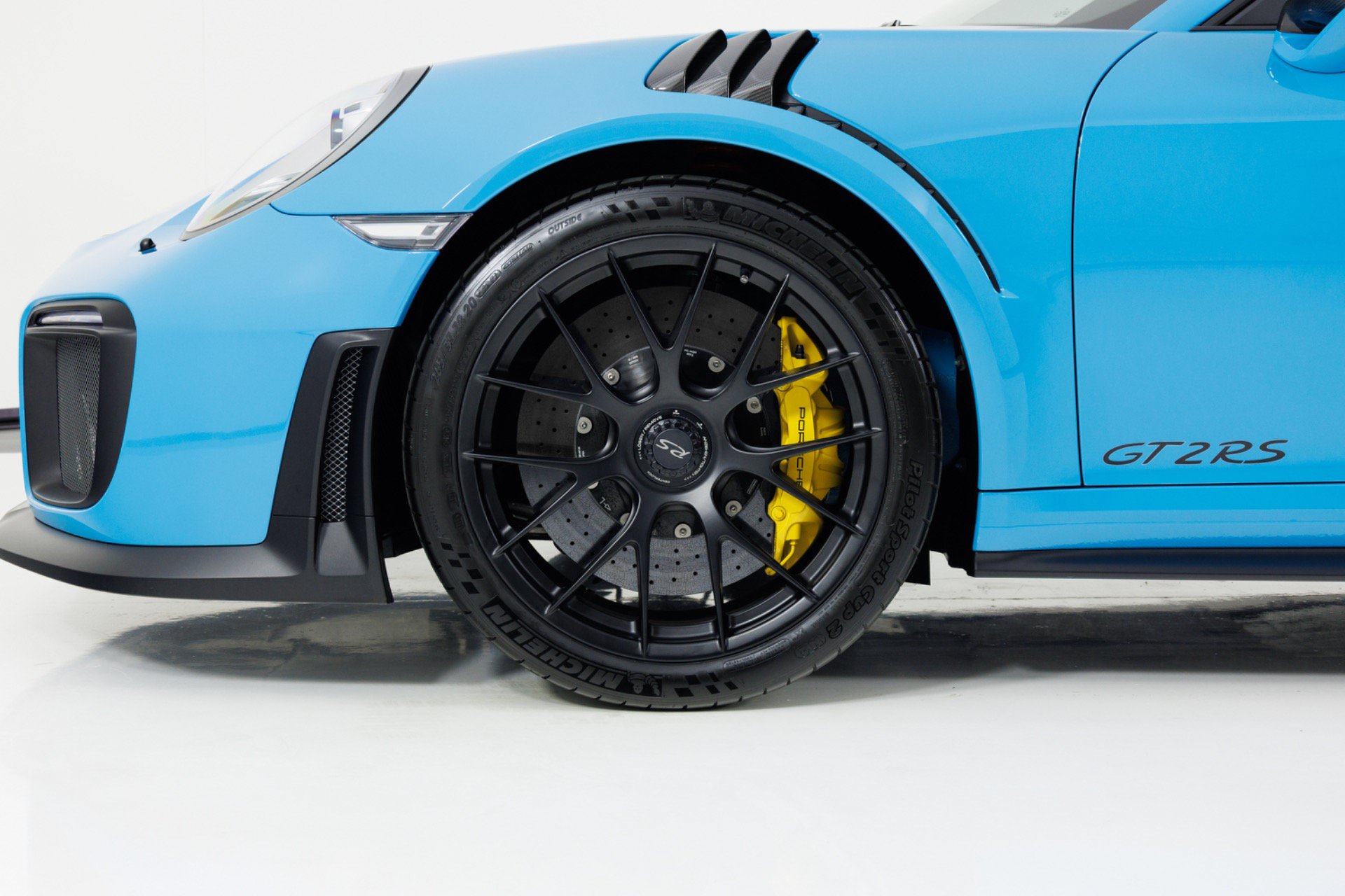 Used 2018 Porsche 911 GT2 RS RWD image 10