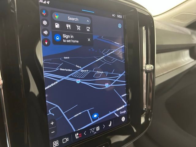 Used 2025 Volvo XC40 B5 Plus image 18