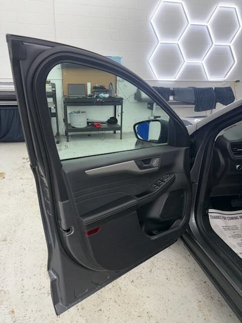 Used 2022 Ford Escape SE image 22