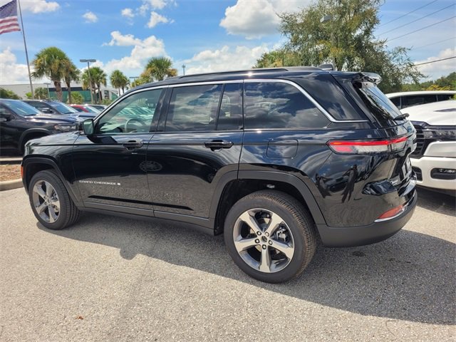 New 2025 Jeep Grand Cherokee Limited w/ Trailer Tow Package image 9