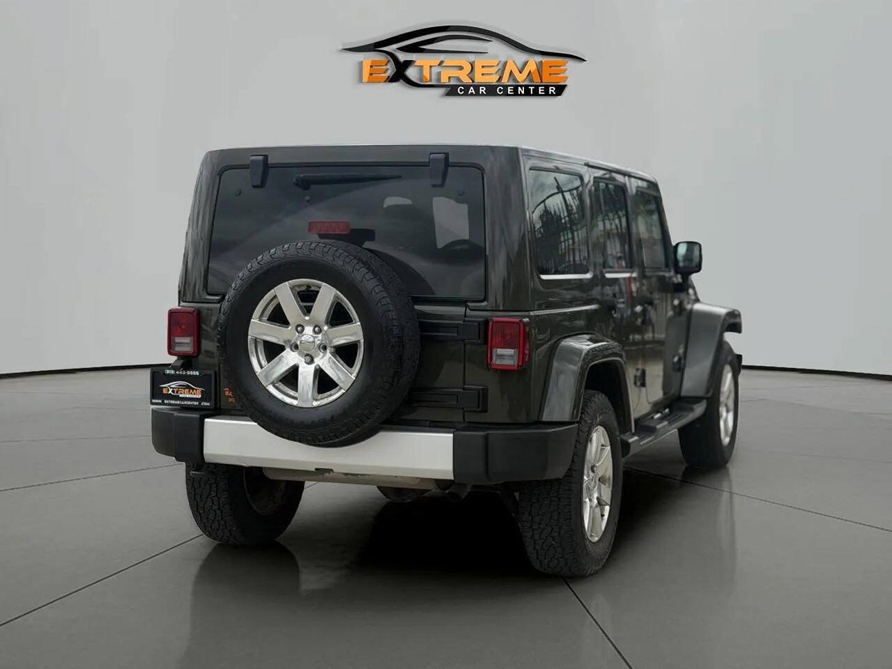Used 2015 Jeep Wrangler Unlimited Sahara w/ Connectivity Group AWD/4WD image 6