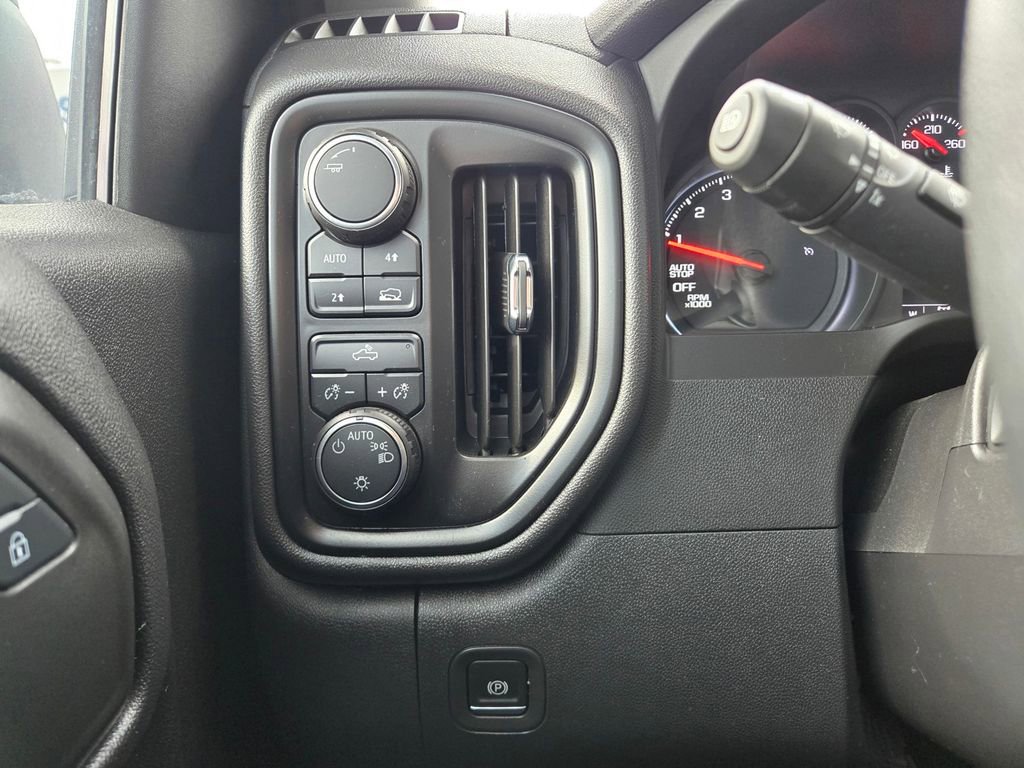 Certified 2025 Chevrolet Silverado 1500 Custom image 21
