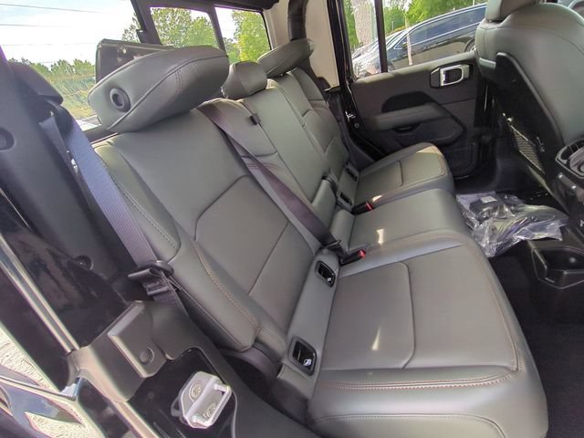 New 2026 Jeep Gladiator Mojave w/ Safety Group AWD/4WD image 32