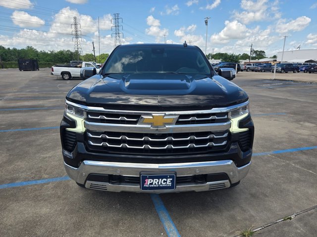 Used 2023 Chevrolet Silverado 1500 LTZ w/ LTZ Premium Package RWD image 2
