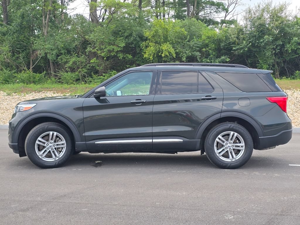 Used 2023 Ford Explorer XLT AWD/4WD image 23