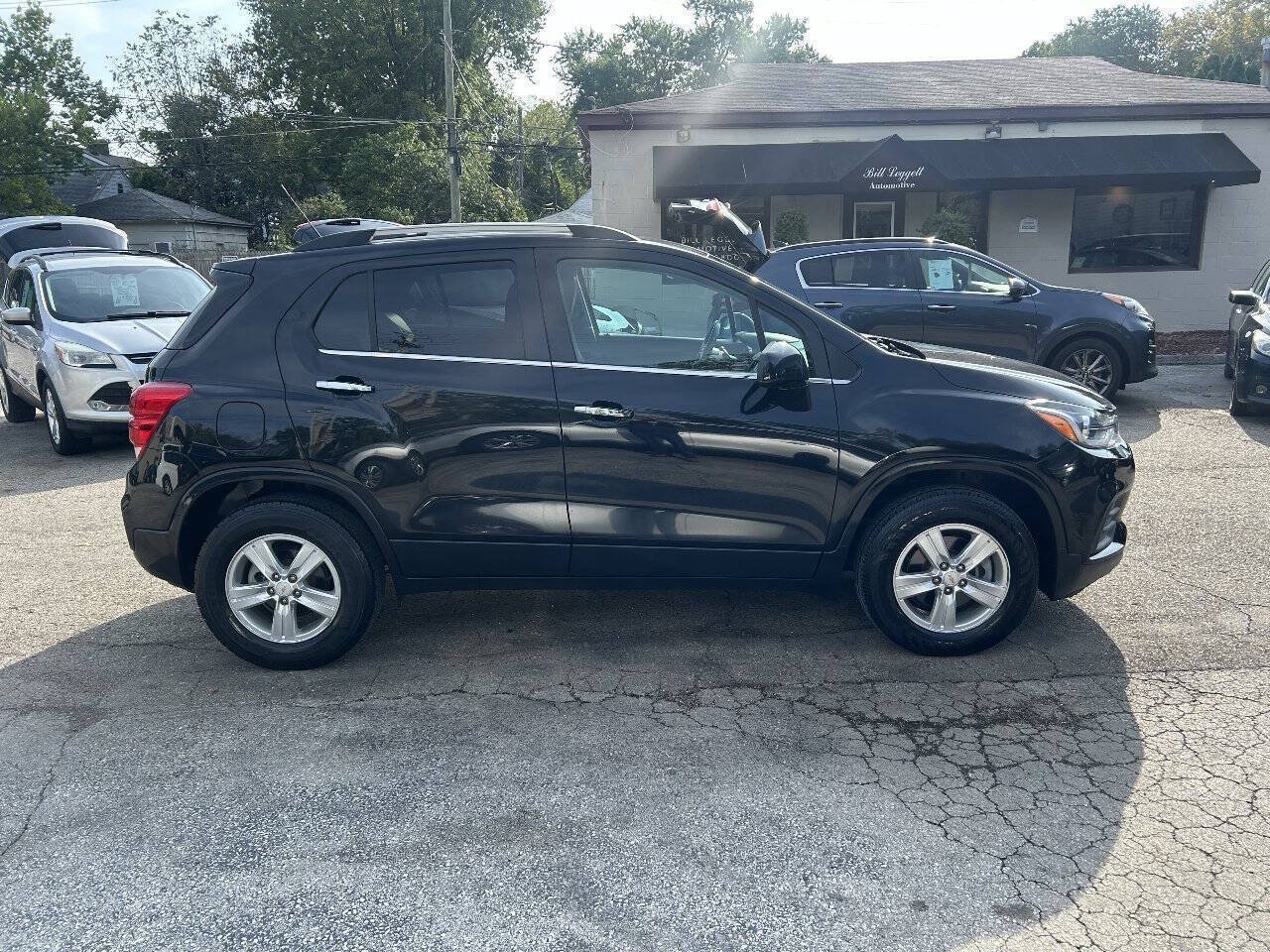 Used 2019 Chevrolet Trax LT w/ LT Convenience Package AWD/4WD image 13