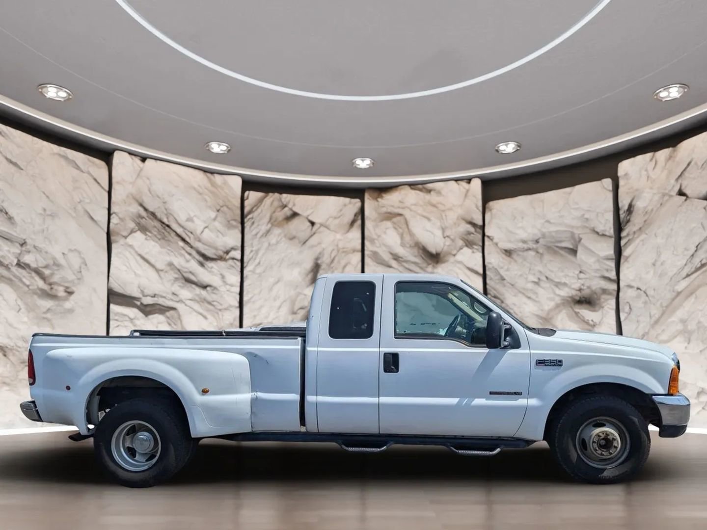 Used 2000 Ford F350 XL image 4