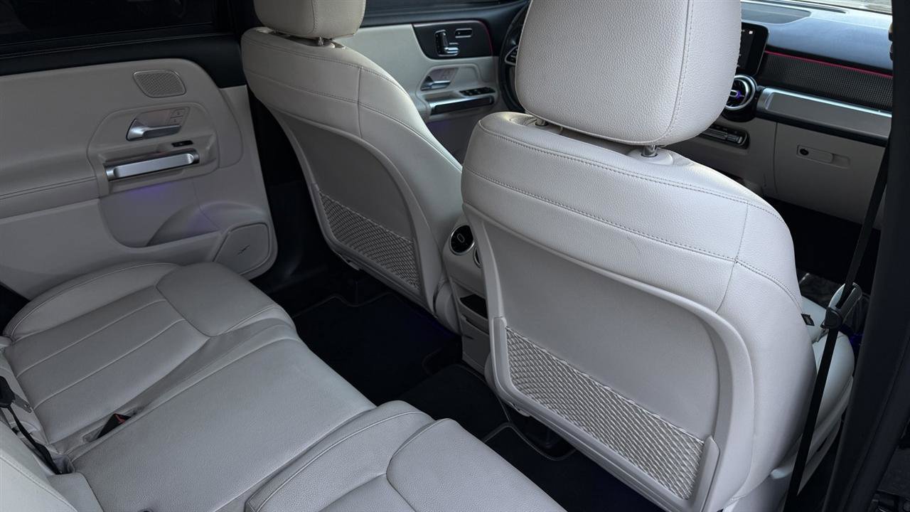 Used 2021 Mercedes-Benz GLB 250 4MATIC w/ Premium Package image 39