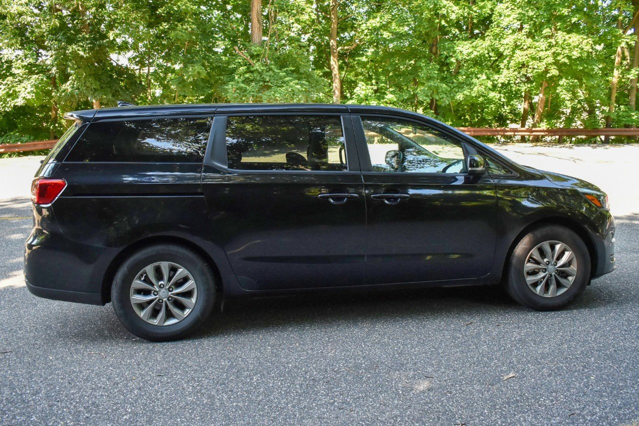 Used 2021 Kia Sedona LX FWD image 9