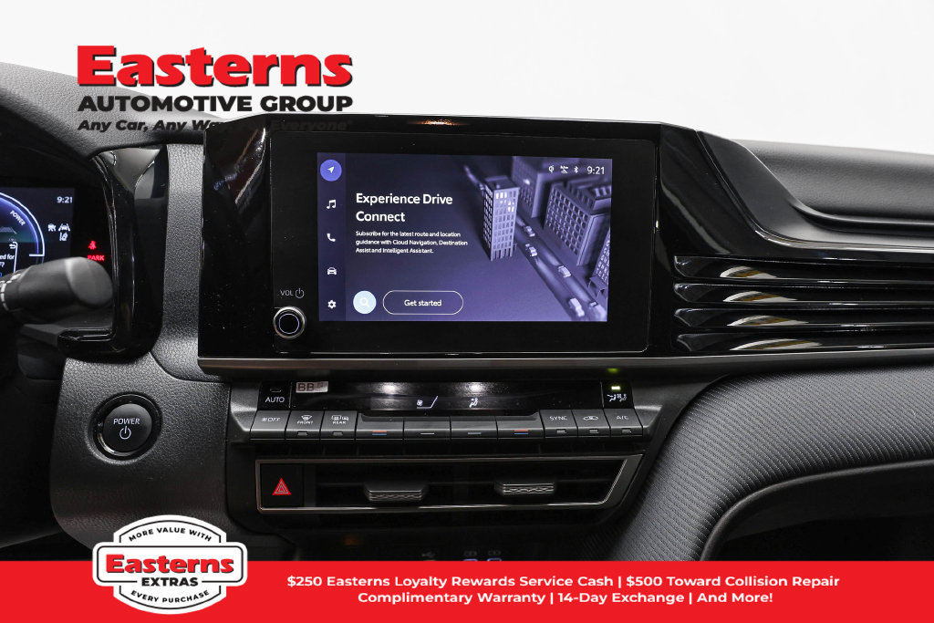 Used 2025 Toyota Camry SE FWD image 12