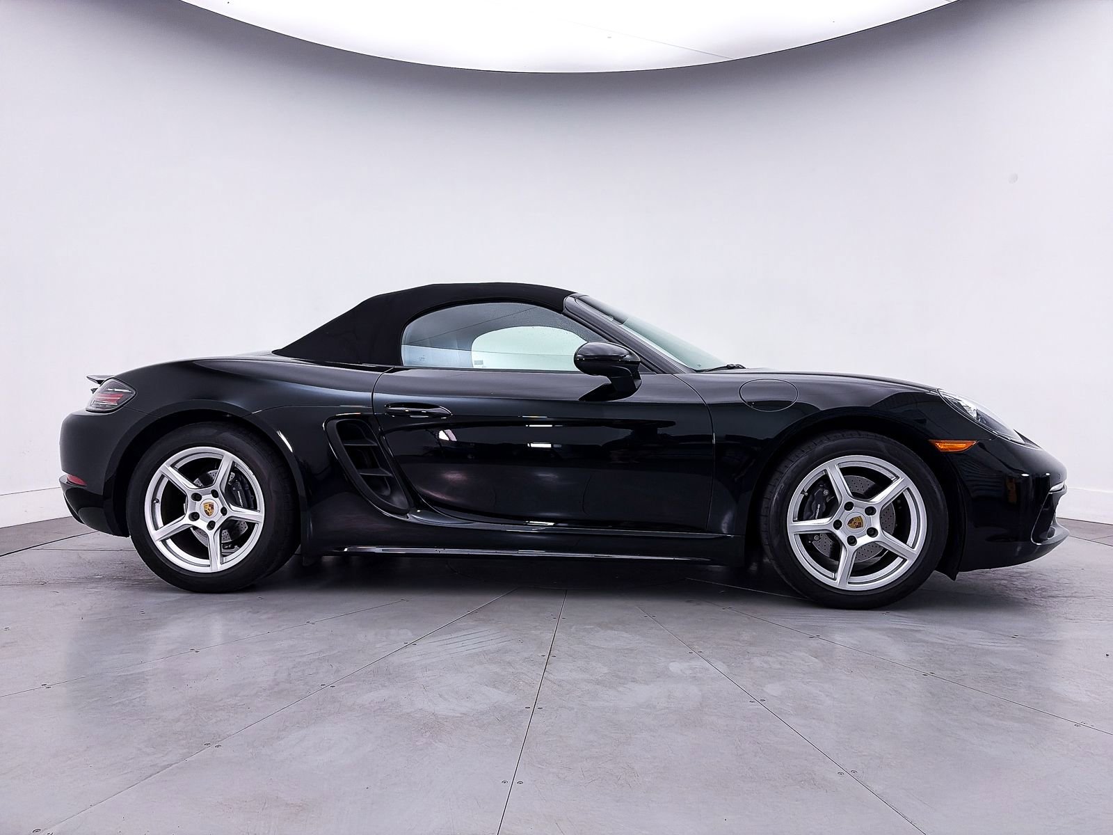 Used 2019 Porsche 718 Boxster RWD image 32