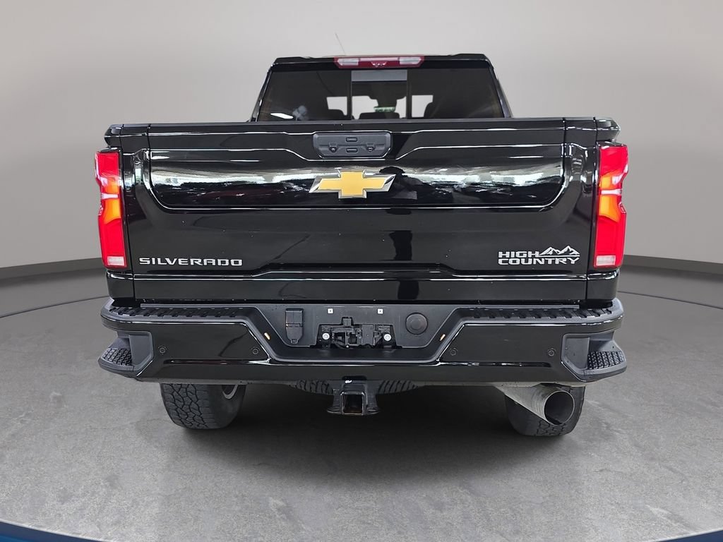 Used 2024 Chevrolet Silverado 2500 High Country w/ High Country Premium Package AWD/4WD image 8
