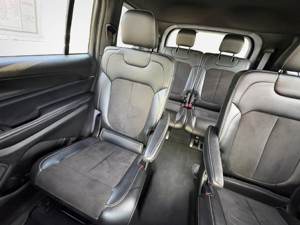 Used 2023 Jeep Grand Cherokee L Laredo AWD/4WD image 29
