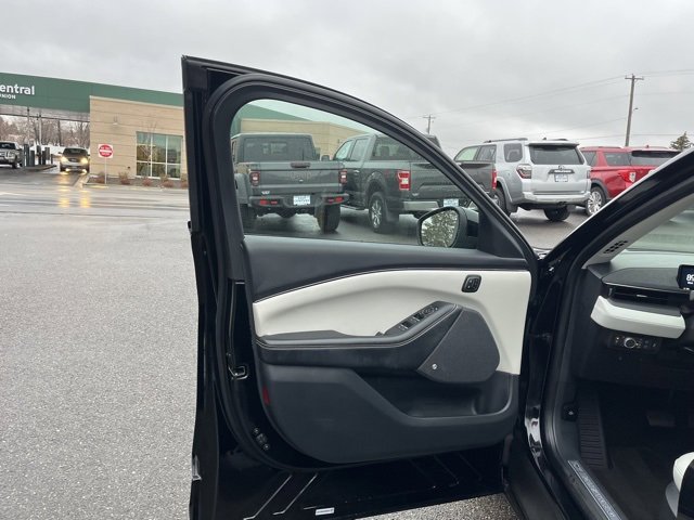 Used 2022 Ford Mustang Mach-E Premium image 24