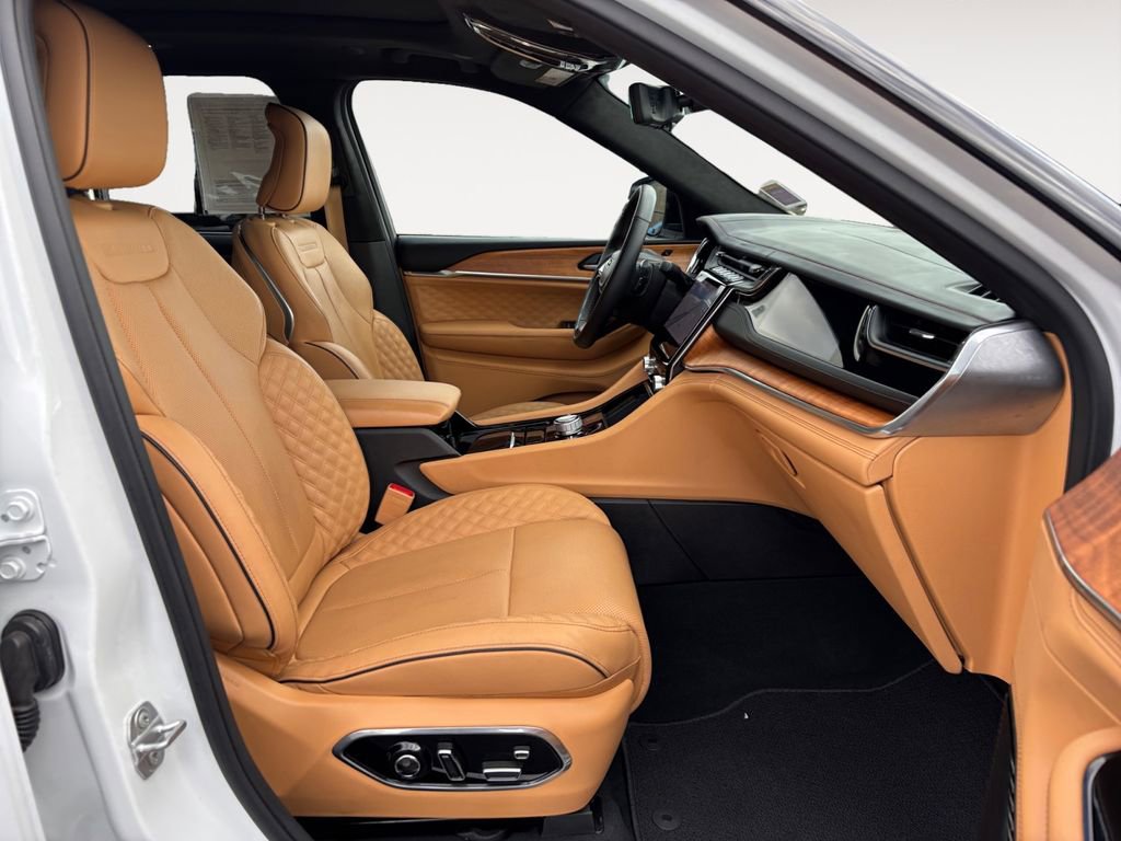 Used 2022 Jeep Grand Cherokee Summit image 10