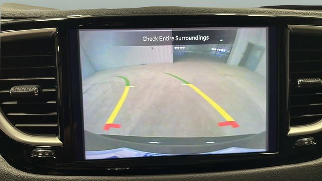 Used 2024 Chrysler Pacifica Touring-L FWD image 16