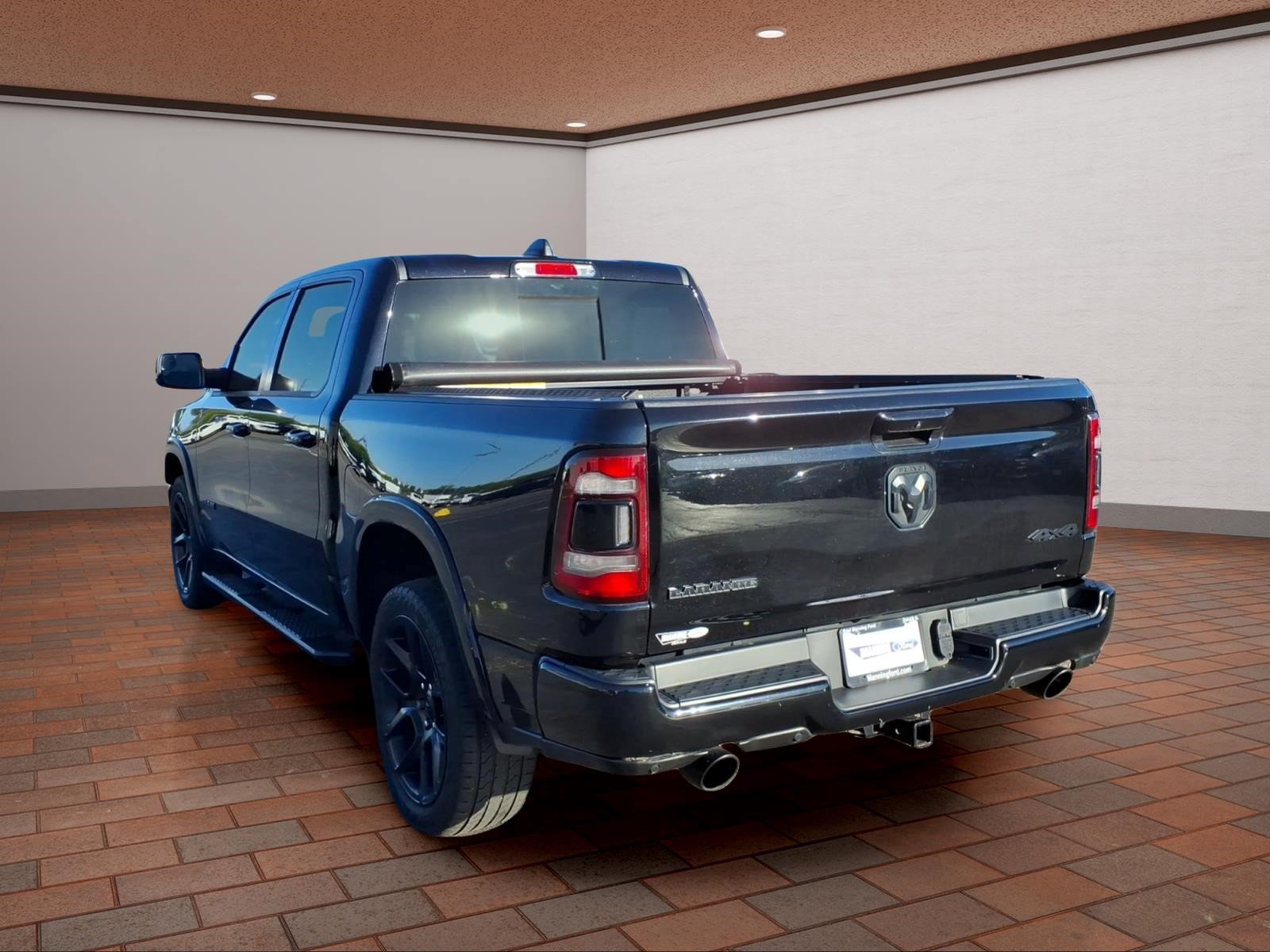 Used 2020 RAM 1500 Laramie AWD/4WD image 5