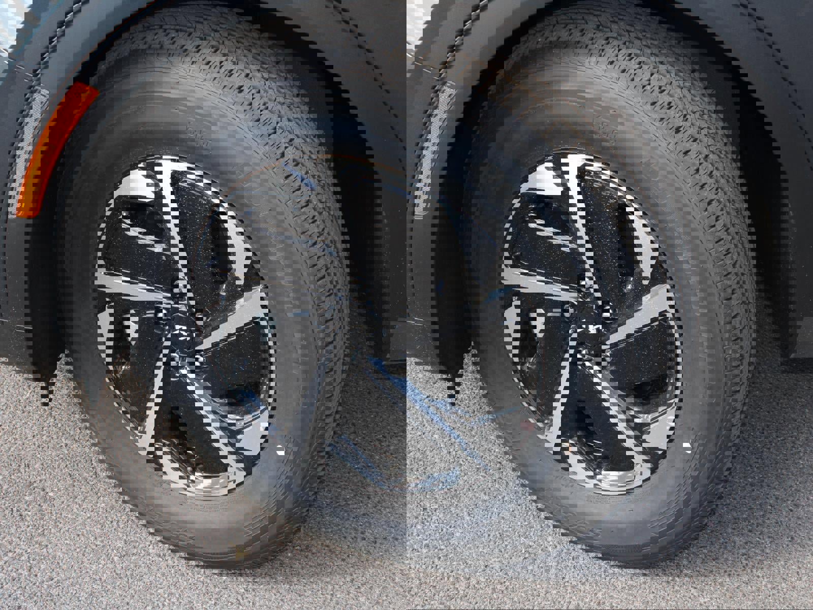 New 2025 Kia Sportage LX image 8