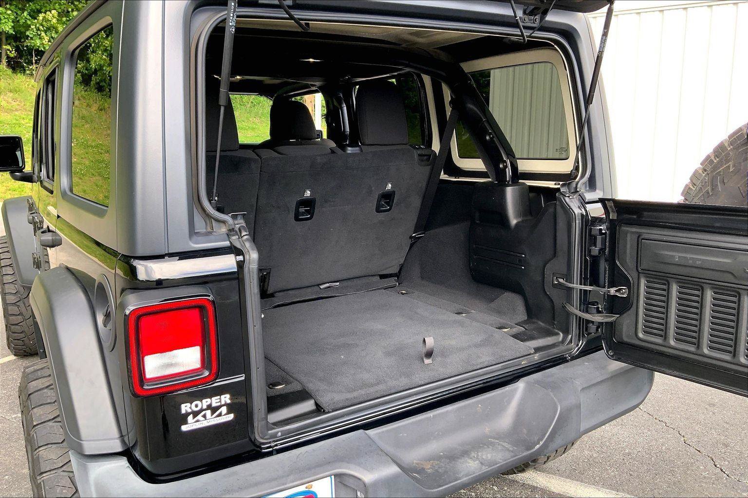 Used 2021 Jeep Wrangler Unlimited Sport AWD/4WD image 24