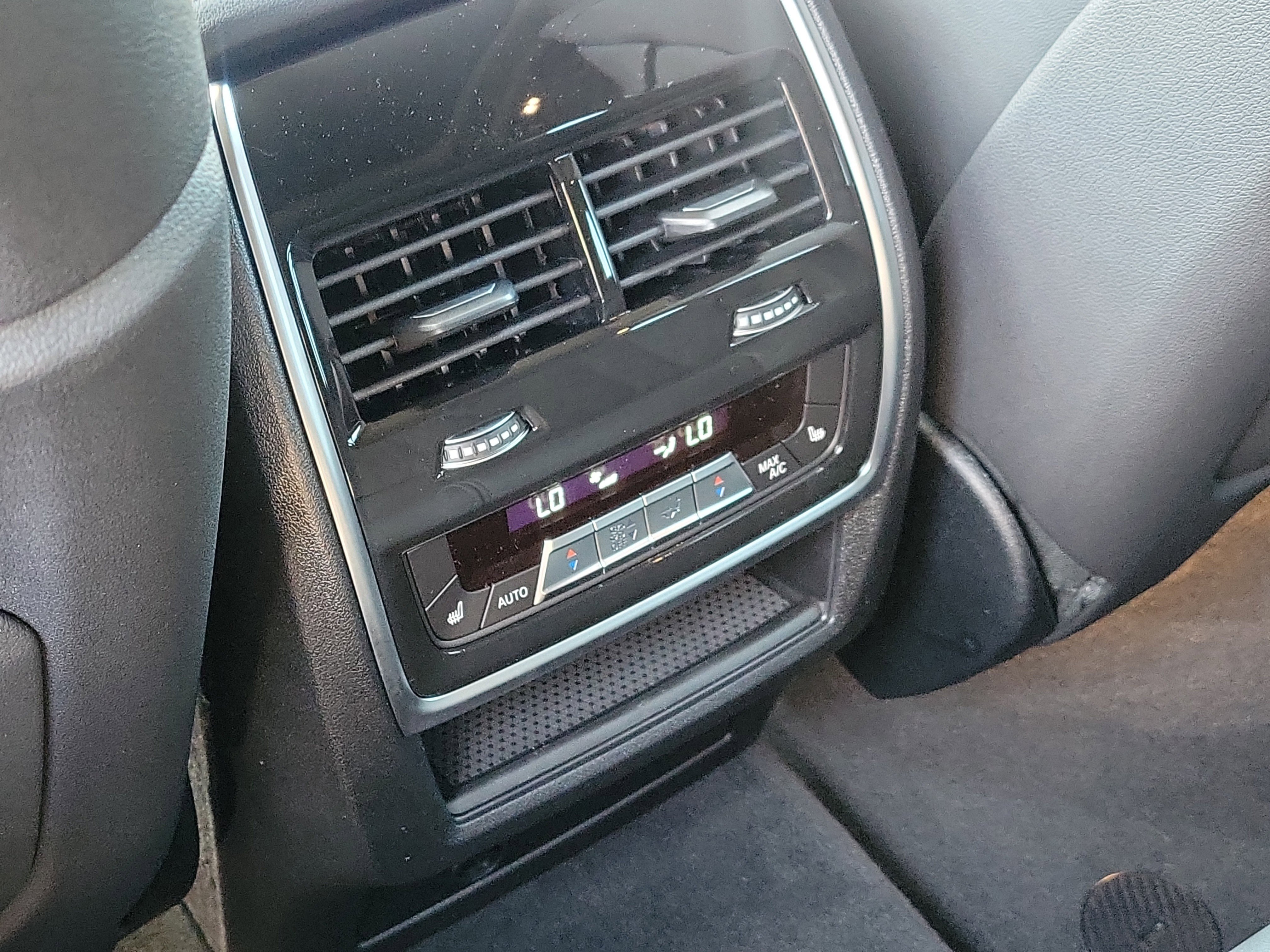 New 2026 BMW X5 sDrive40i w/ Climate Comfort Package image 14