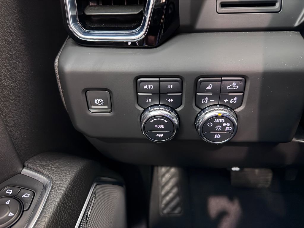 Used 2023 GMC Sierra 1500 Denali AWD/4WD image 25