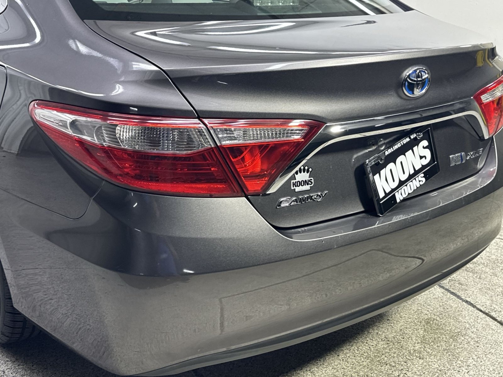 Used 2015 Toyota Camry XLE w/ Moonroof Package FWD image 38