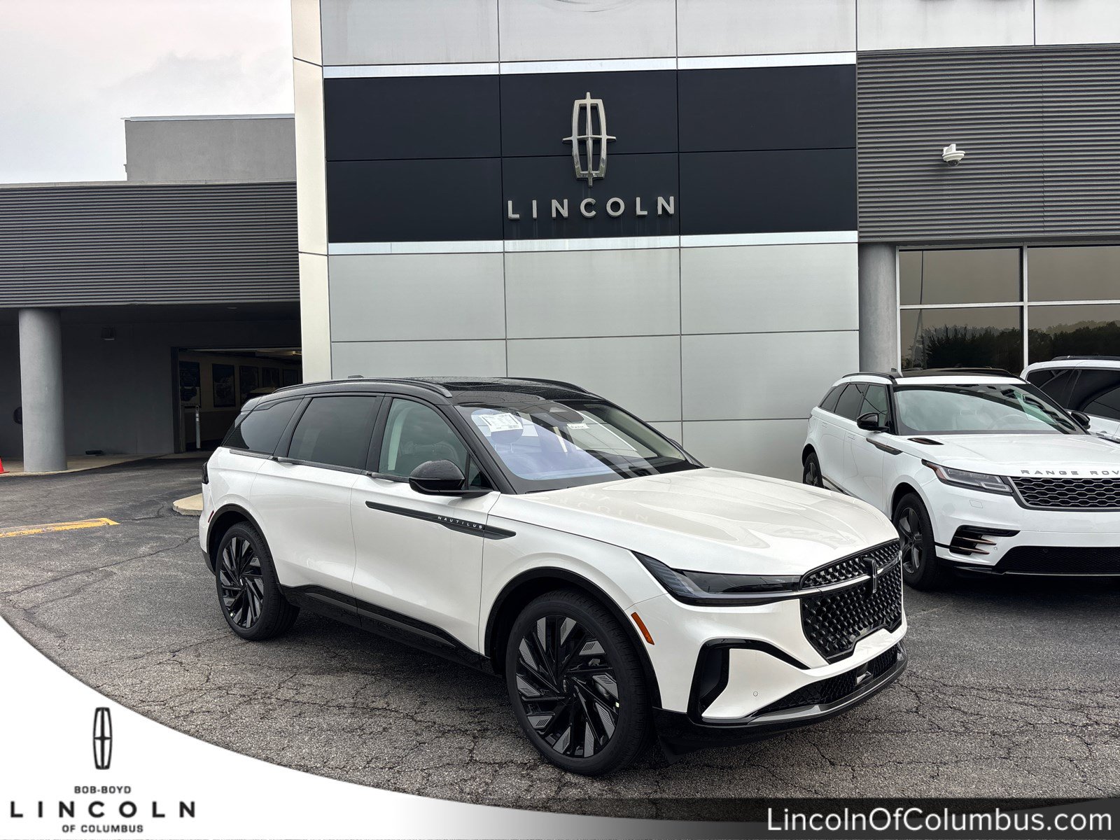New 2026 Lincoln Nautilus Reserve w/ Jet Appearance Package AWD/4WD image 1