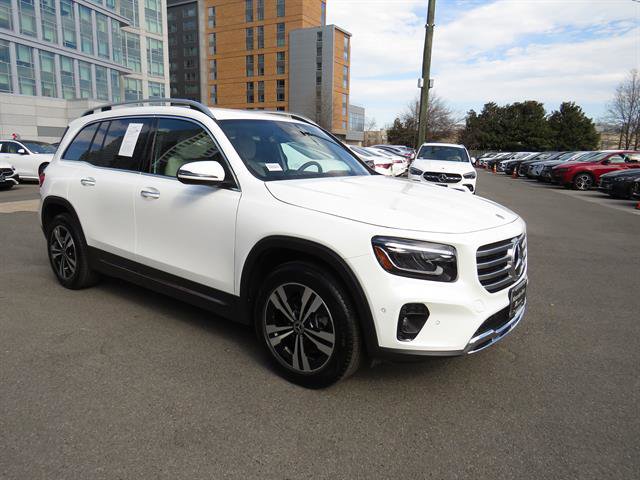 Used 2025 Mercedes-Benz GLB 250 4MATIC image 5