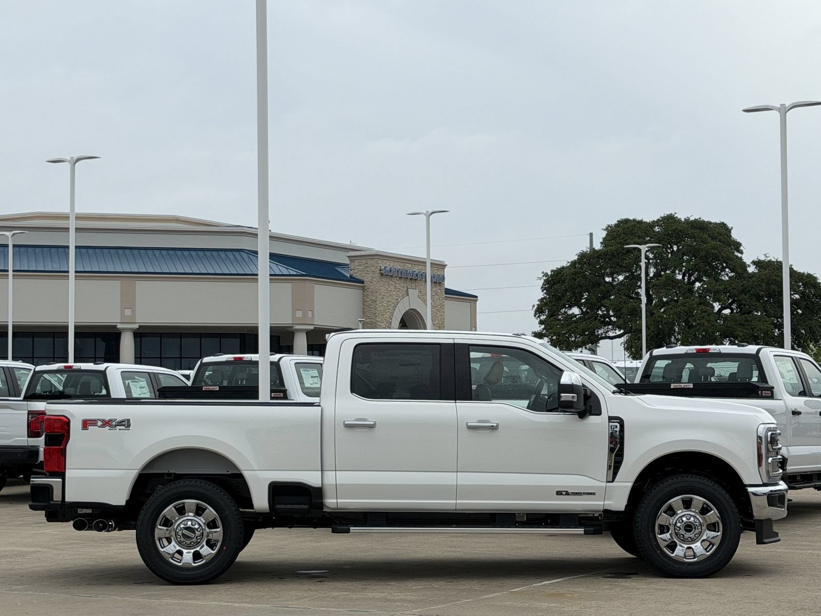 New 2026 Ford F250 Lariat w/ Chrome Package AWD/4WD video 3