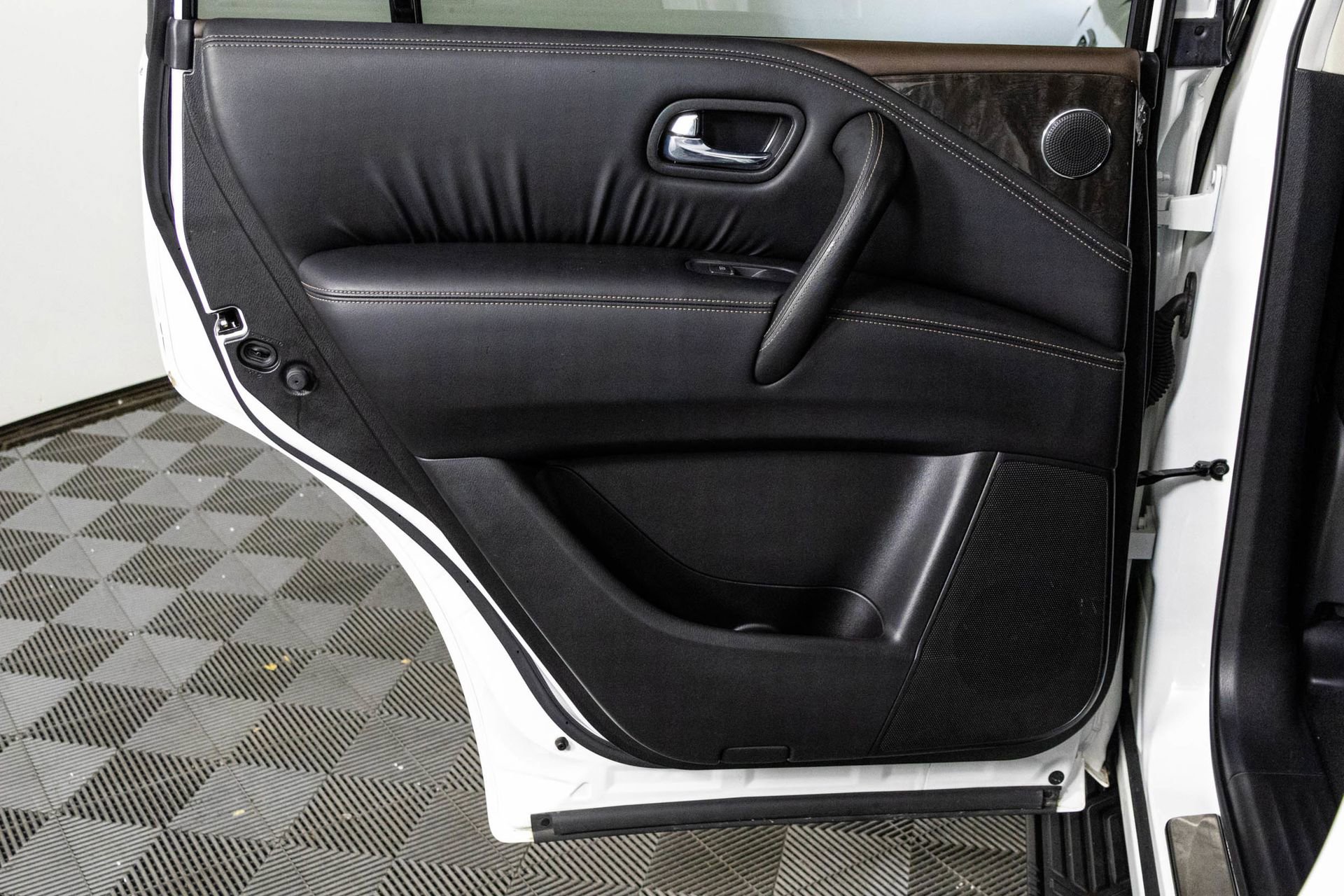 Used 2023 Nissan Armada Platinum w/ Captain's Chairs Package image 38