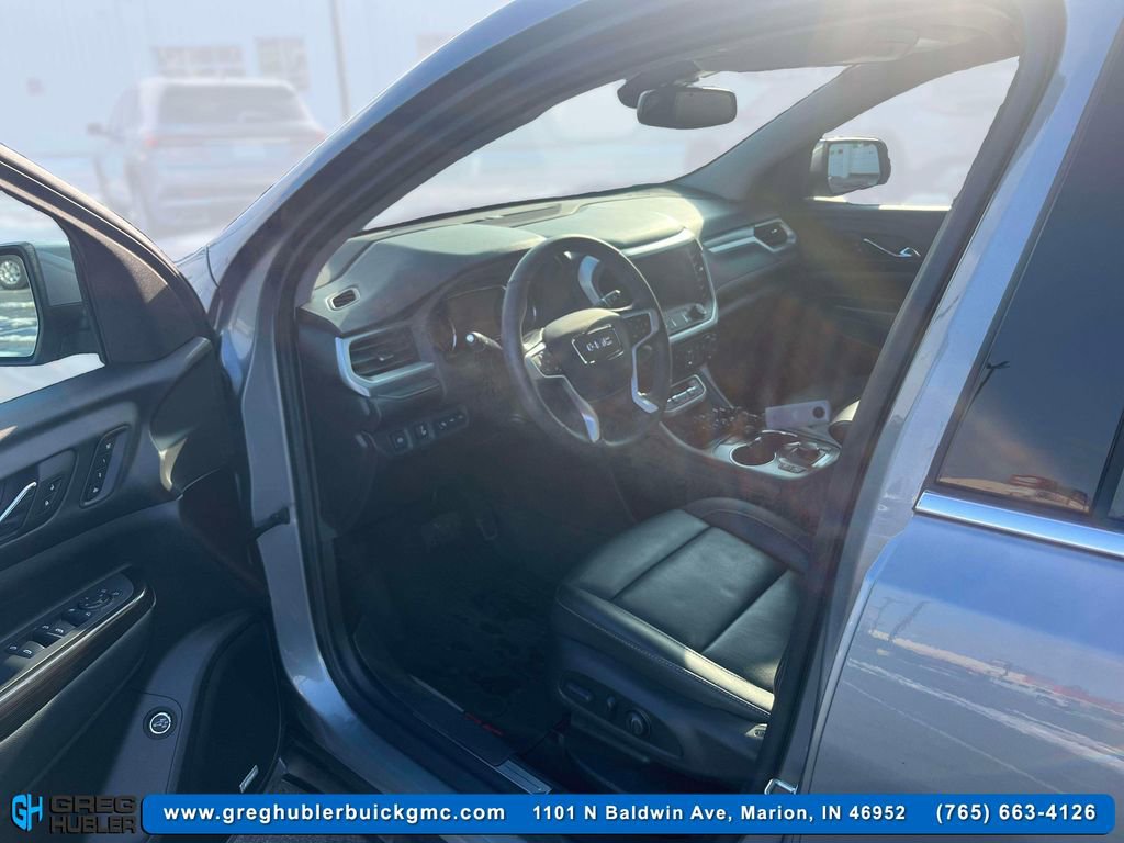 Used 2023 GMC Acadia SLT w/ Technology Package image 13