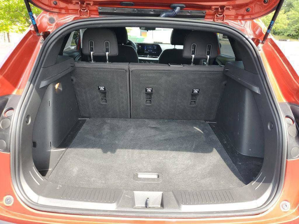 Used 2024 Chevrolet Trax RS w/ Driver Confidence Package FWD image 27