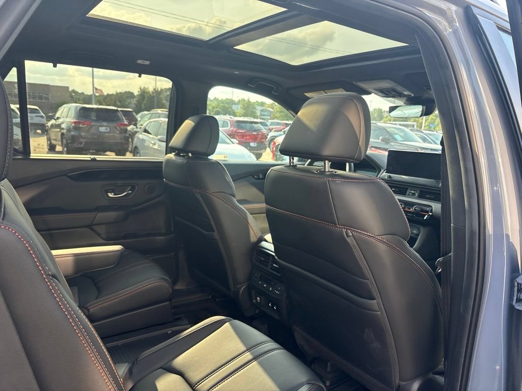 Certified 2026 Honda Pilot TrailSport image 33