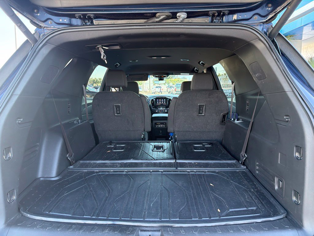Used 2022 Chevrolet Traverse LT FWD image 9