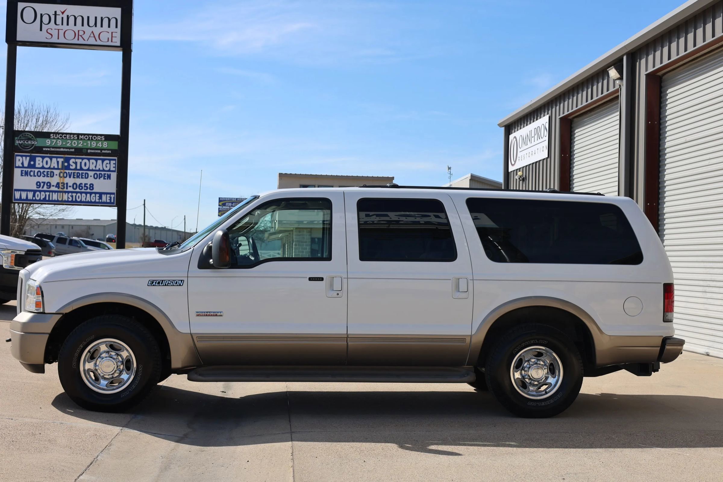 Used 2005 Ford Excursion Eddie Bauer image 7