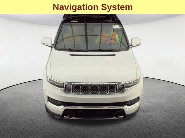Used 2022 Jeep Grand Wagoneer Series III w/ Rear Seat Video Group 1 AWD/4WD image 4