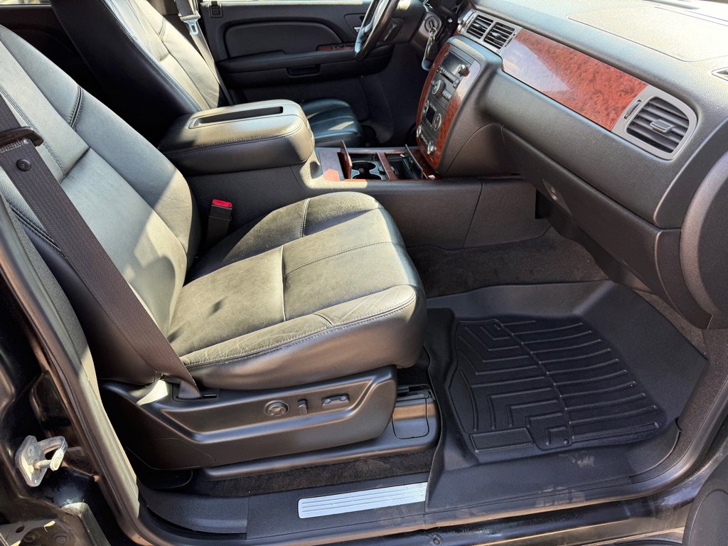 Used 2008 Chevrolet Avalanche LT AWD/4WD image 11