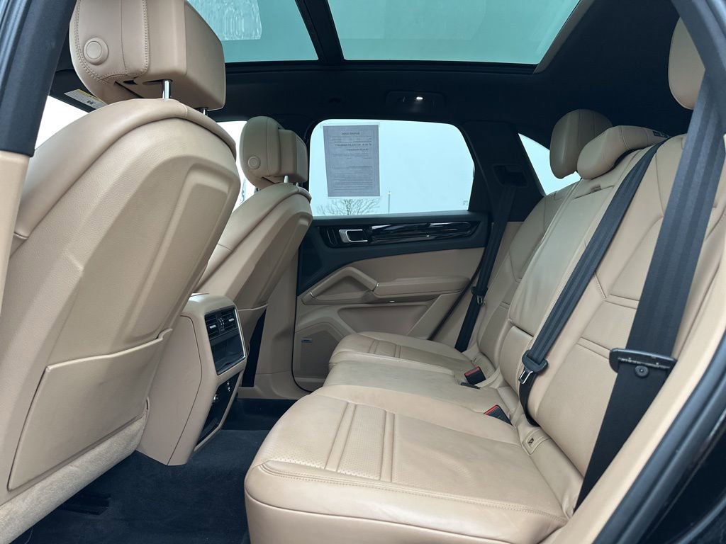 Used 2020 Porsche Cayenne image 39
