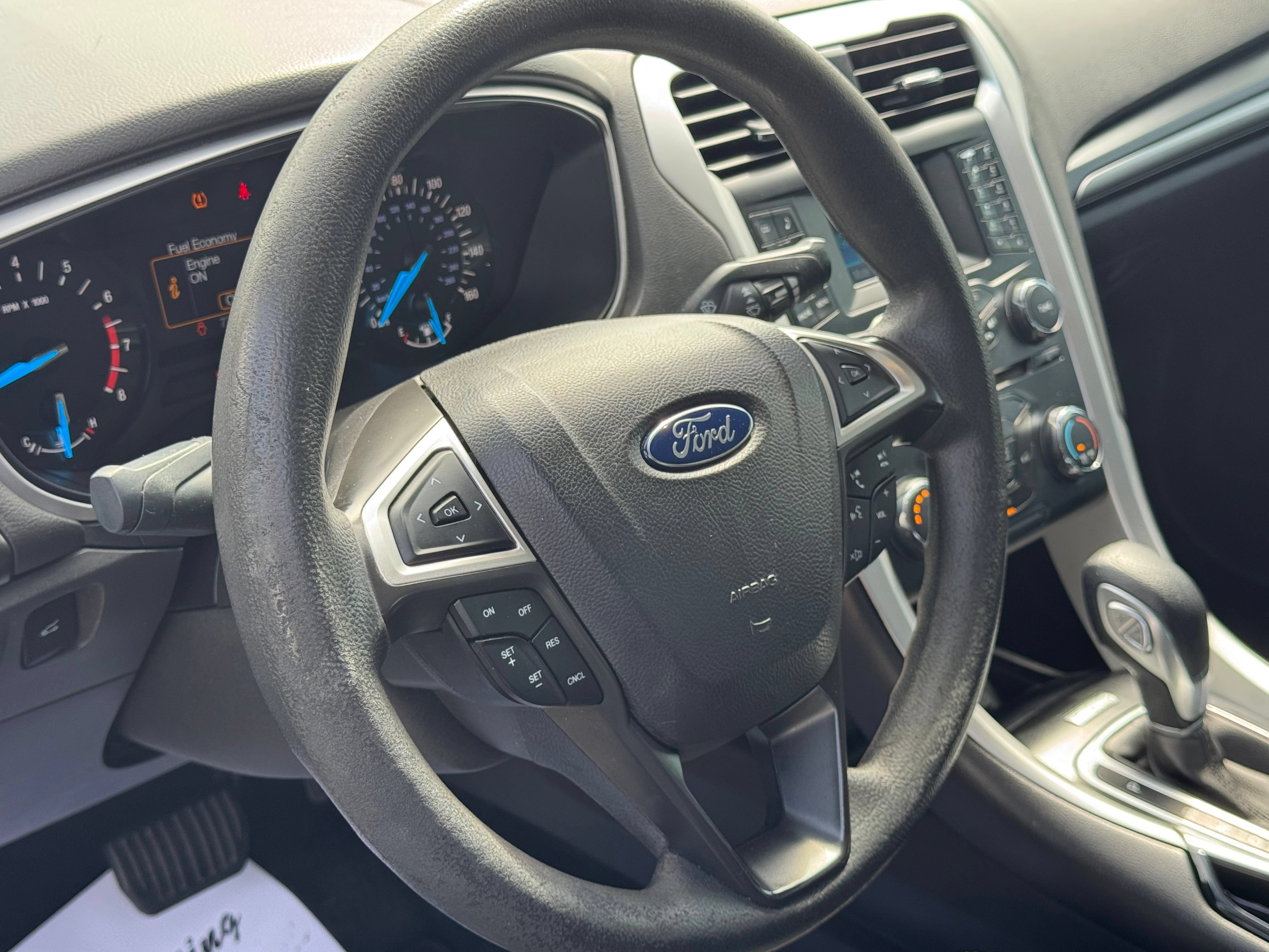 Used 2014 Ford Fusion SE FWD image 24