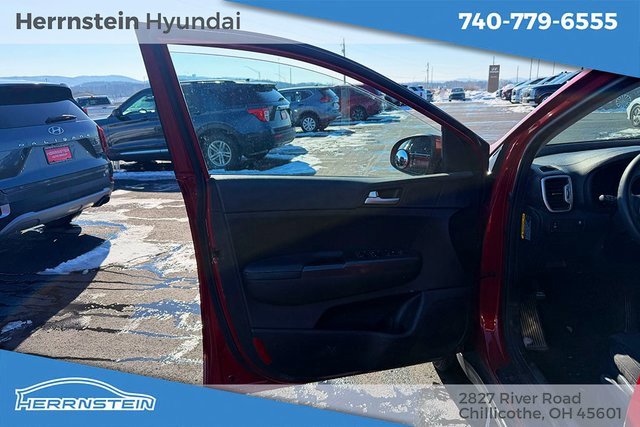 Used 2017 Kia Sportage LX image 14