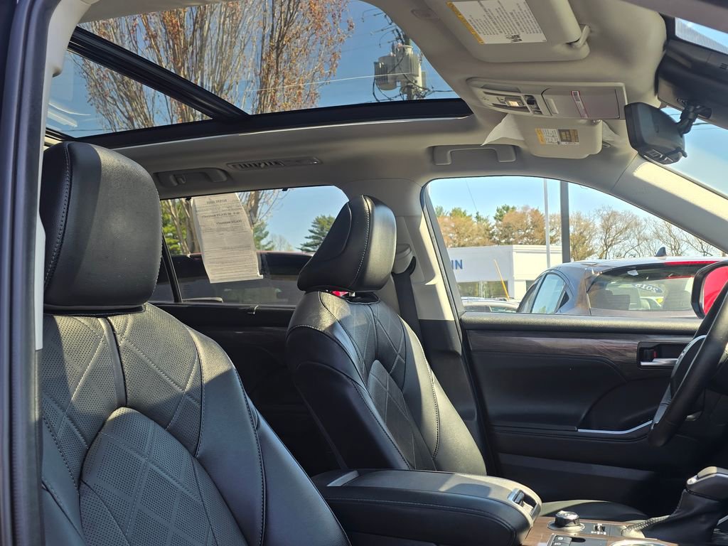 Used 2023 Toyota Highlander Platinum AWD/4WD image 13