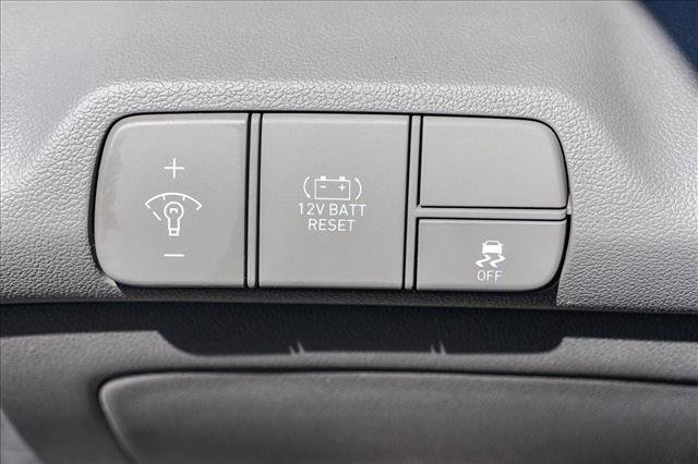 New 2025 Hyundai Elantra SEL image 13