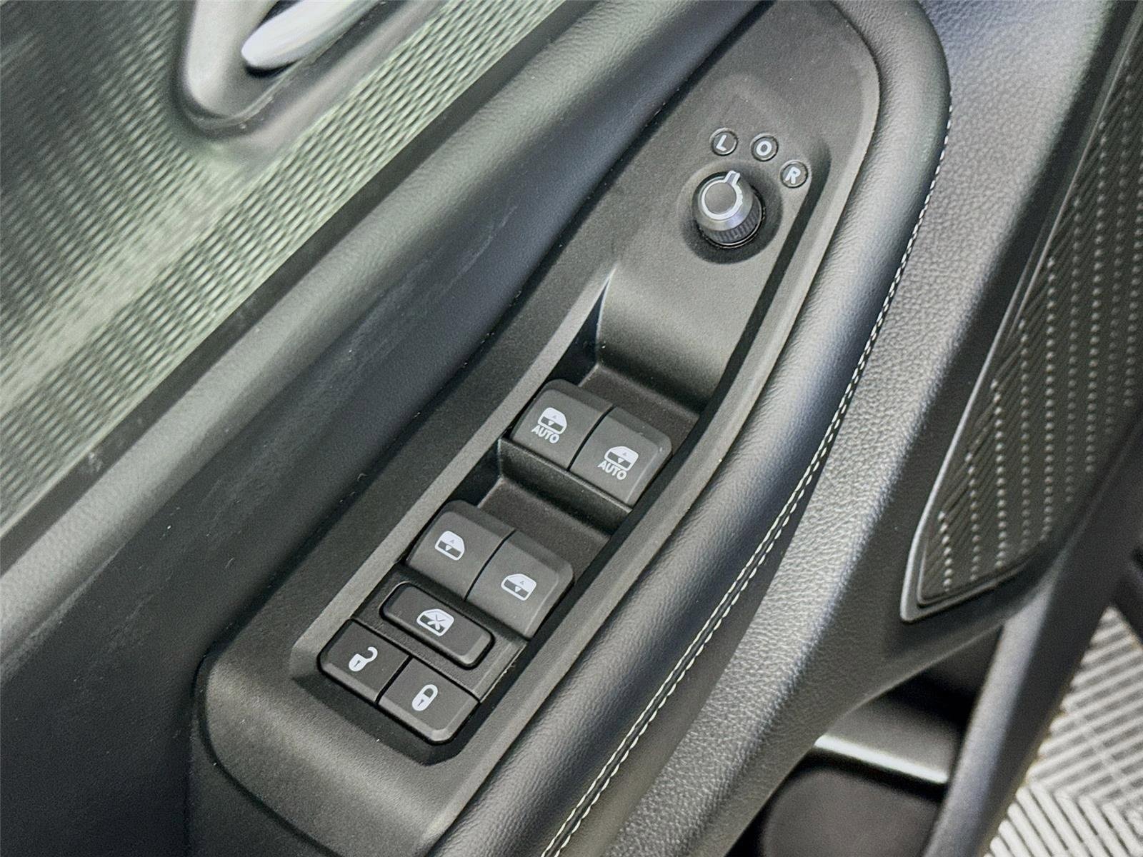 Used 2024 Jeep Grand Cherokee L Altitude AWD/4WD image 19