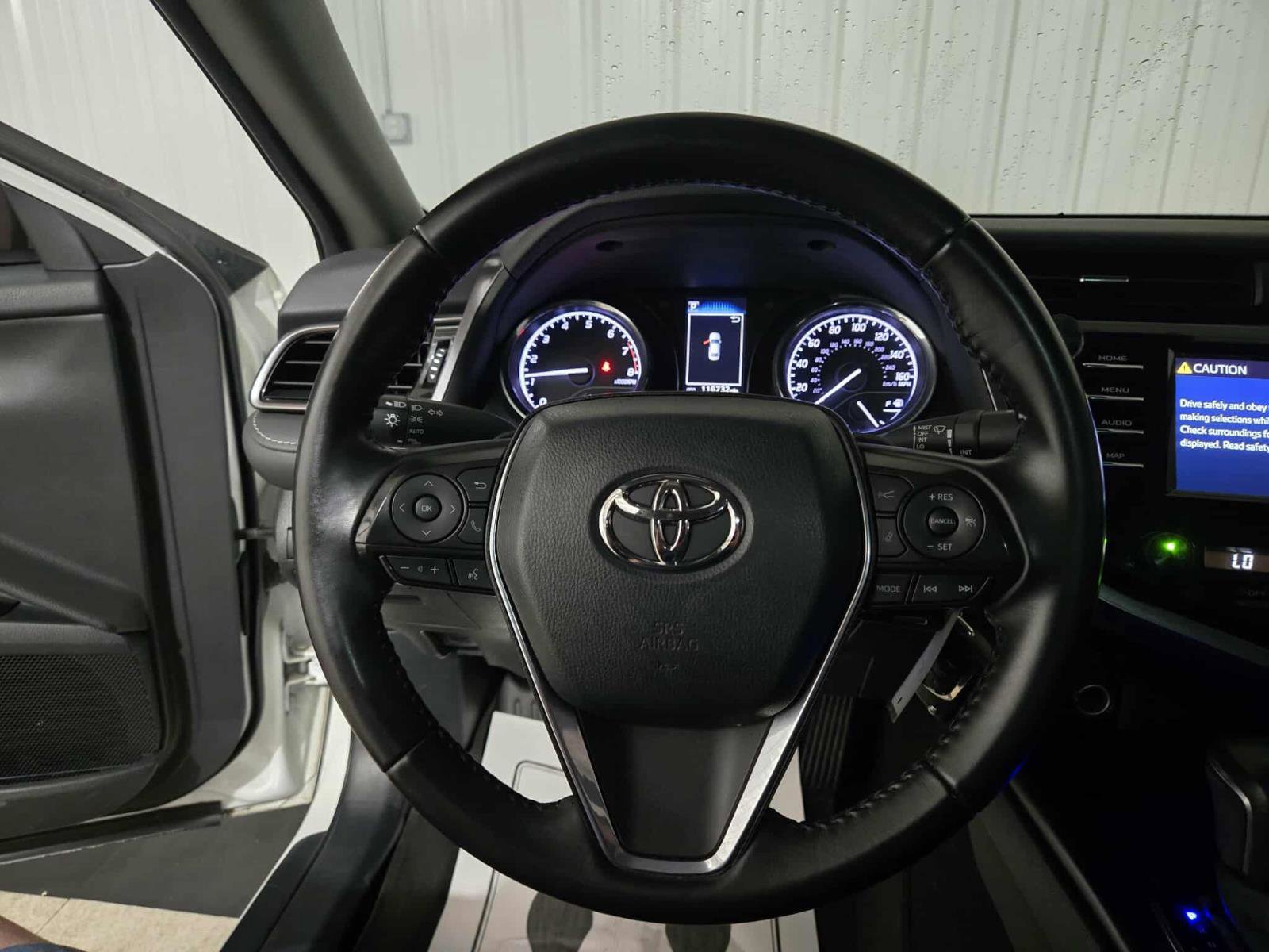Used 2020 Toyota Camry SE image 39