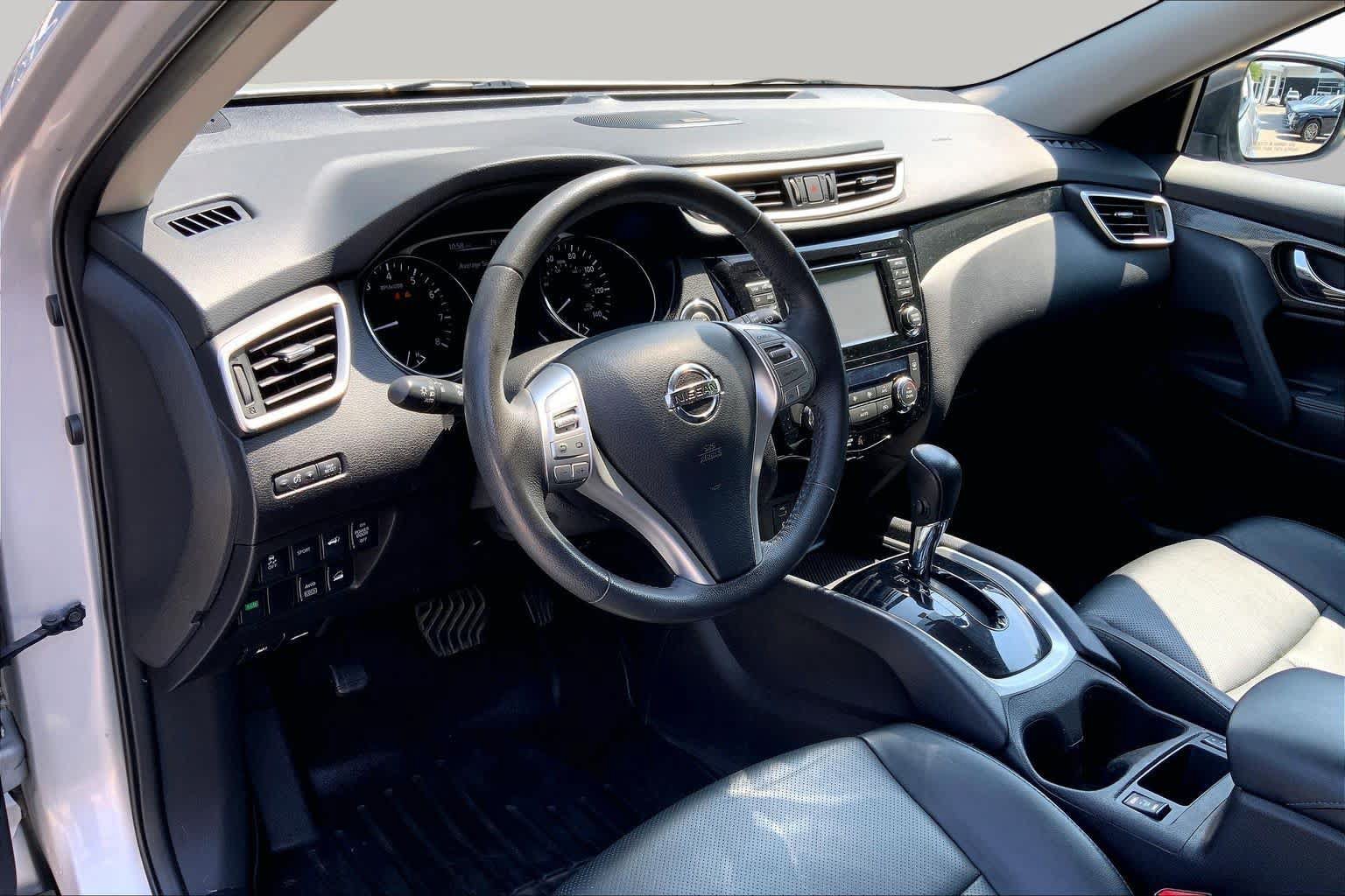 Used 2015 Nissan Rogue SL AWD/4WD image 18