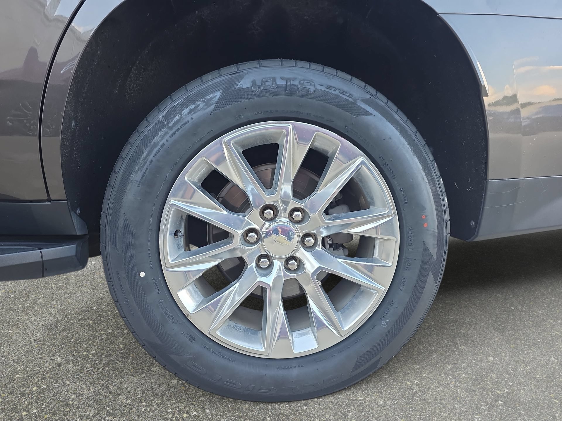 Used 2021 Chevrolet Tahoe Premier w/ Premium Package AWD/4WD image 32