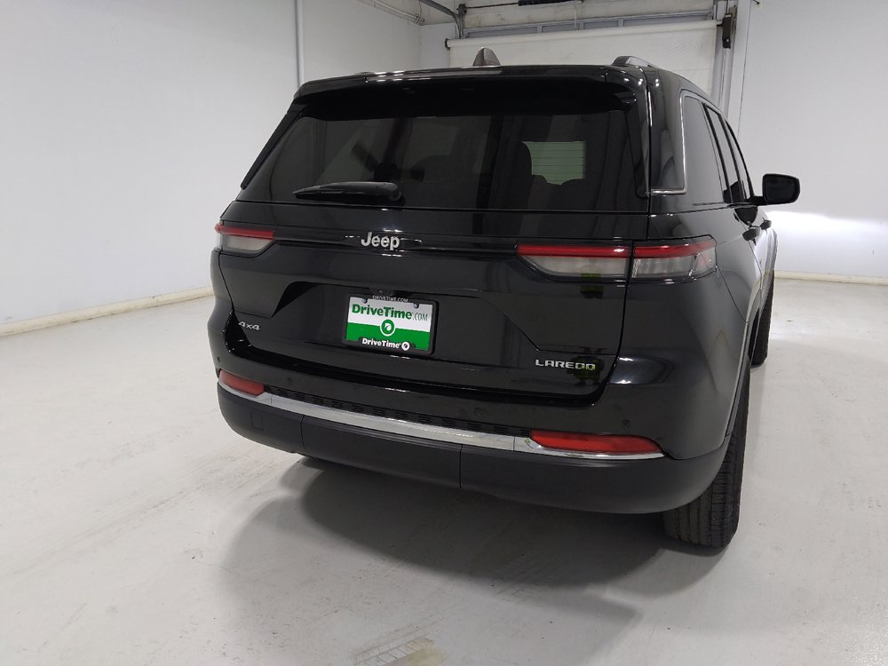 Used 2023 Jeep Grand Cherokee Laredo AWD/4WD image 7