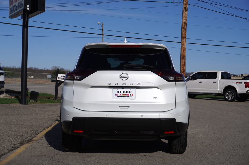 Used 2024 Nissan Rogue SV image 6